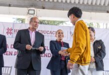 Refuerzan la Educación en Hidalgo: Entregaron Miles de Lentes a Estudiantes de Tepeji del Río y Atotonilco