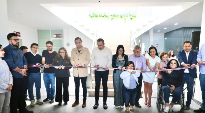 Dignificación laboral, inaugura Cristhian Martínez la remodelación de la presidencia municipal
