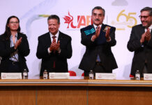 Reafirma Julio Menchaca compromiso con la educación, durante informe de la UAEH