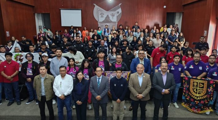 Abanderan a estudiantes de Hidalgo rumbo al Mundial de Robótica VEX