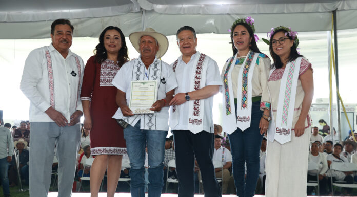 Julio Menchaca encabeza la edición número 100 de las Ferias de Servicios para el Pueblo