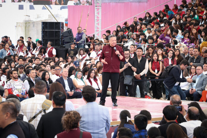 150626_GOBERNADOR_ENTREGA DE BECAS_PACHUCA_NM-10
