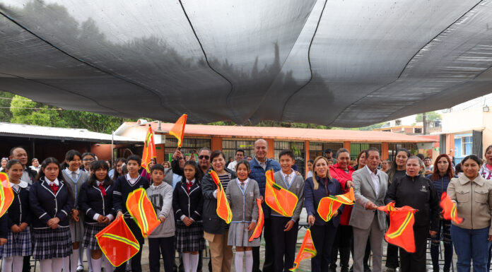 Natividad Castrejón realiza gira de trabajo por escuelas de Tepeji del Río