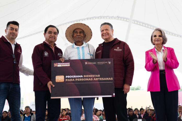 030726_GOBERNADOR_ARRANCE DE ENTREGA DE TARJETAS DE LOS PROGRAMAS SOCIALES_PACHUCA_KS-19