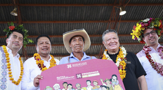 Hidalgo entrega programas sociales y nuevos proyectos para la movilidad y conectividad de la población Huasteca