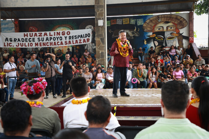 290726_GOBERNADOR_RUTAS DE LA TRANSFORMACIÓN_ENTREGA DE APOYOS_HUAZALINGO-14
