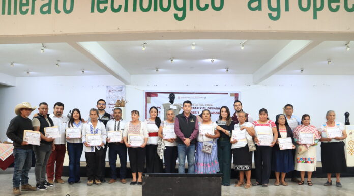 Premian a los ganadores del 9º Concurso Artesanal del Valle del Mezquital
