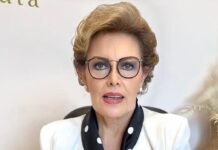 Cuando el celular ocupa demasiado espacio en nuestra vida: Psicóloga Sara Campos.